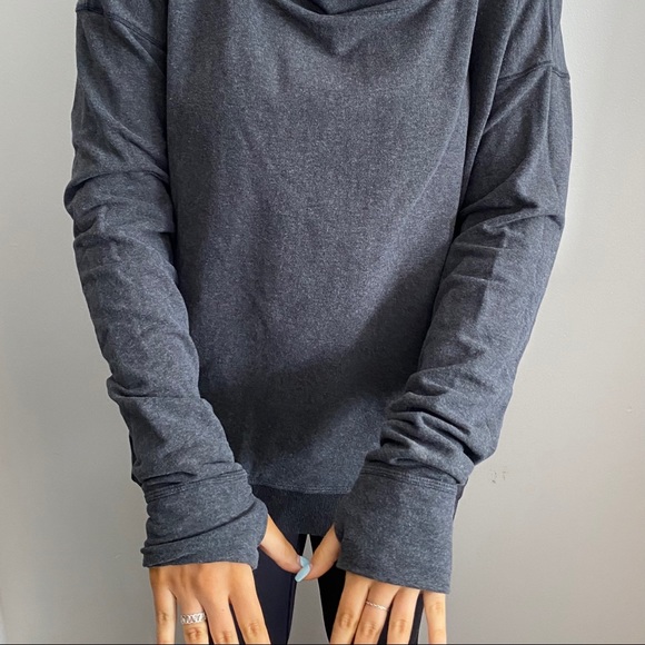 Lululemon turtleneck sweatshirt - Picture 3 of 4
